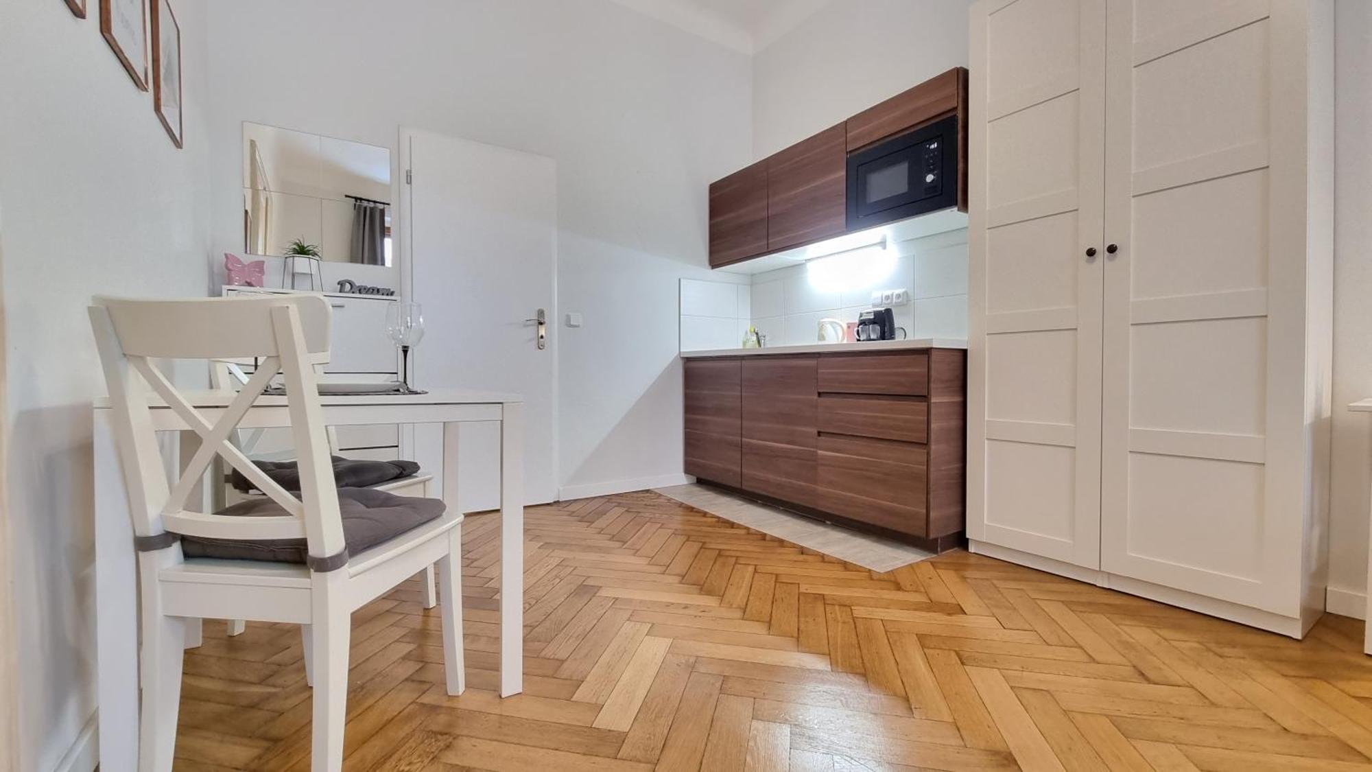 Finnem Rentals Florenc Prague Exterior photo