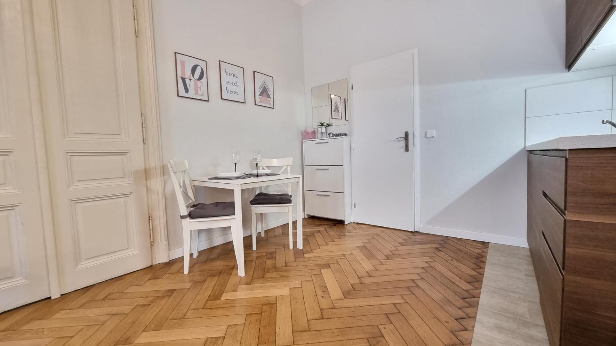 Finnem Rentals Florenc Prague Exterior photo