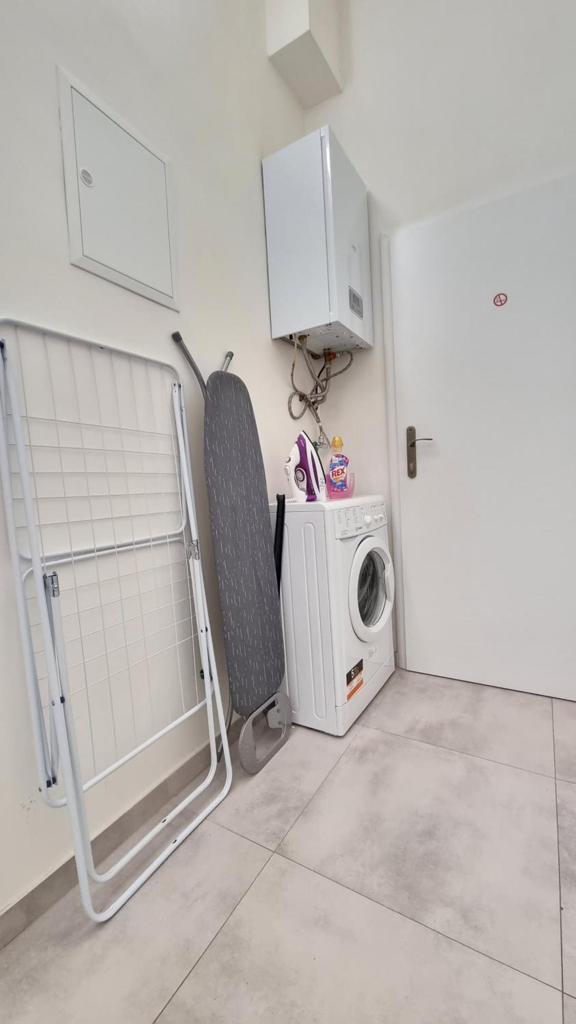 Finnem Rentals Florenc Prague Exterior photo